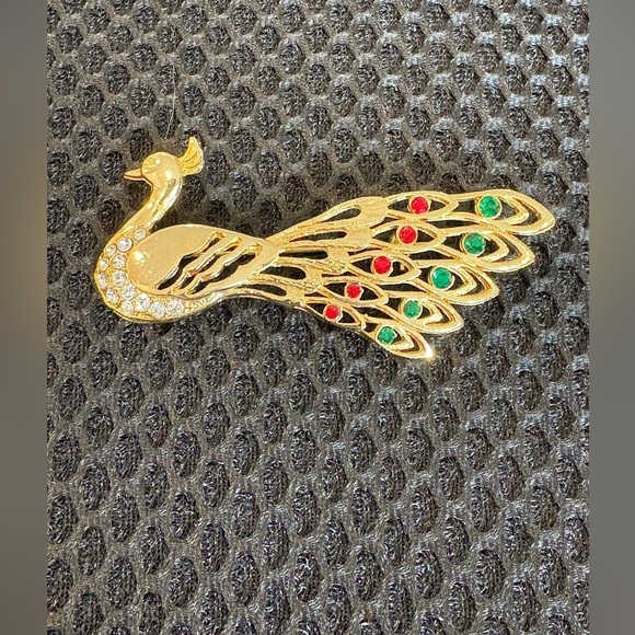 Stunning Vintage Peacock Brooch Gold Tone with Sparkling Rhinestones - Picture 1 of 9